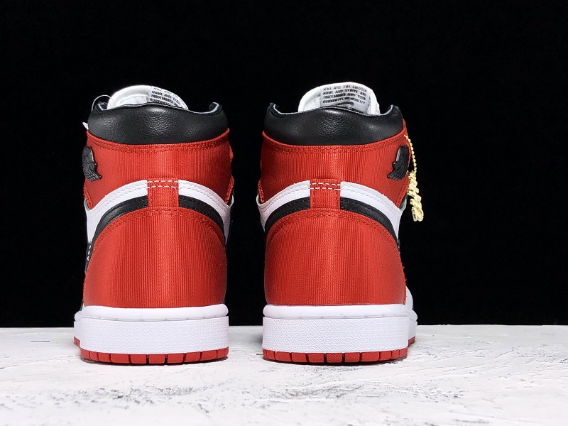 Air Jordan 1 AJ1 Satin Black Toe
